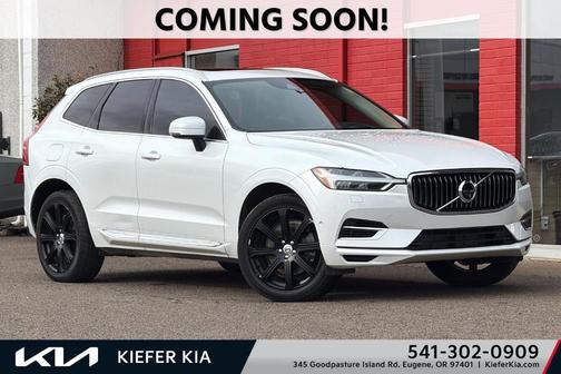 Crystal White 2018 Volvo XC60 Recharge Plug-In Hybrid T8 Inscription