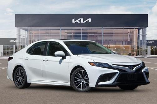 Ice 2024 Toyota Camry SE