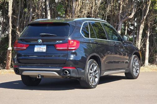 Black Sapphire Metallic 2017 BMW X5 xDrive35i