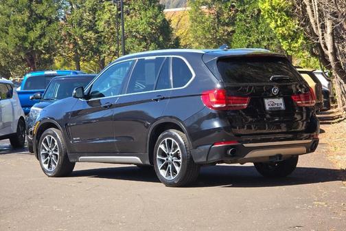 Black Sapphire Metallic 2017 BMW X5 xDrive35i