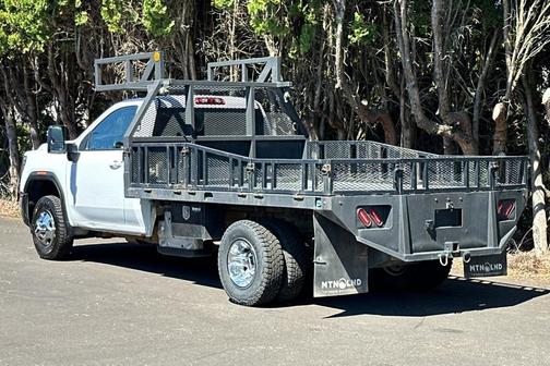 Summit White 2024 GMC Sierra 3500 SLE
