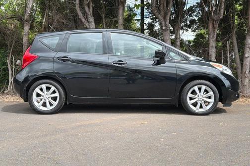 Black 2016 Nissan Versa Note SL