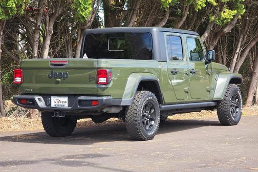 Sarge Green Clearcoat 2021 Jeep Gladiator Sport