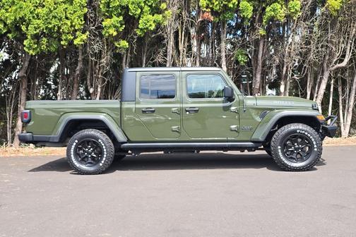 Sarge Green Clearcoat 2021 Jeep Gladiator Sport