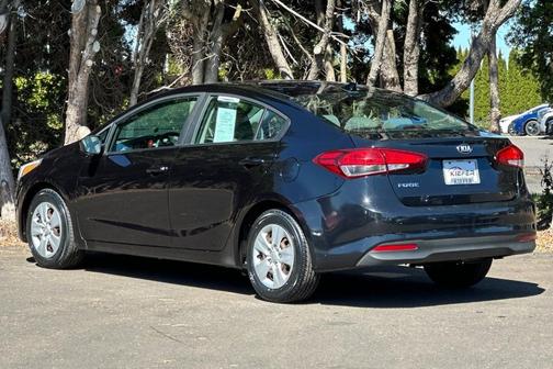 Aurora Black Pearl 2018 Kia Forte LX
