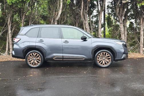Magnetite Gray Metallic 2025 Subaru Forester Sport