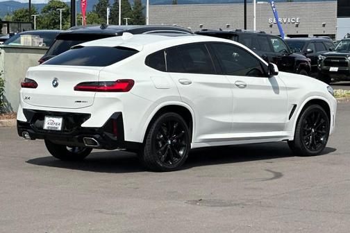 Alpine White 2025 BMW X4 xDrive30i