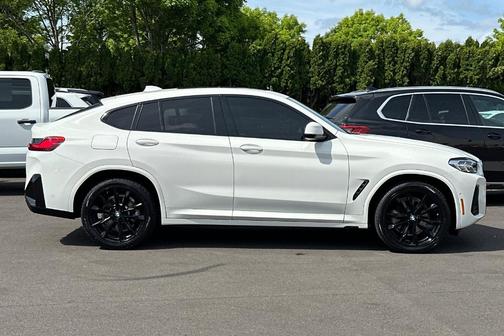 Alpine White 2025 BMW X4 xDrive30i