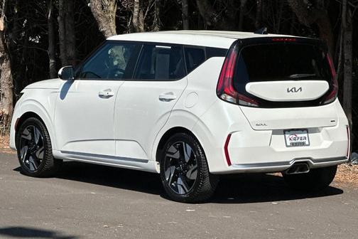 Snow White Pearl 2023 Kia Soul GT-Line 2.0L