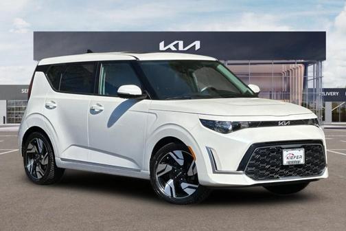 Snow White Pearl 2023 Kia Soul GT-Line 2.0L