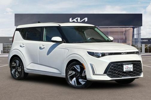 Snow White Pearl 2023 Kia Soul GT-Line 2.0L