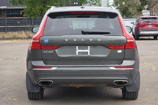 2021 Volvo XC60 Recharge Plug-In Hybrid T8 Inscription Expression
