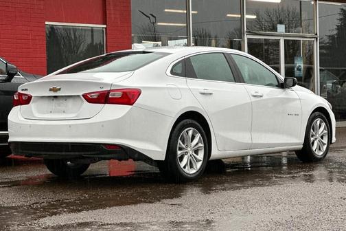 Summit White 2024 Chevrolet Malibu LT
