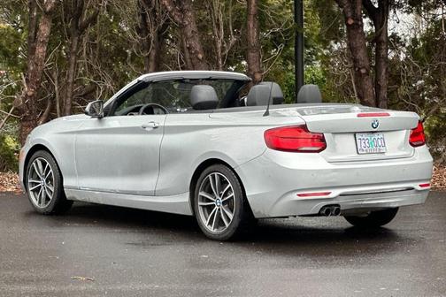 Glacier Silver Metallic 2018 BMW 230 i