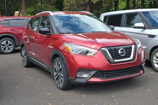 Cayenne Red 2019 Nissan Kicks SR