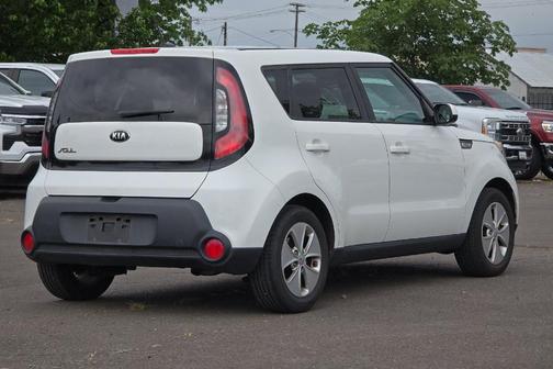 Clear White 2016 Kia Soul Base