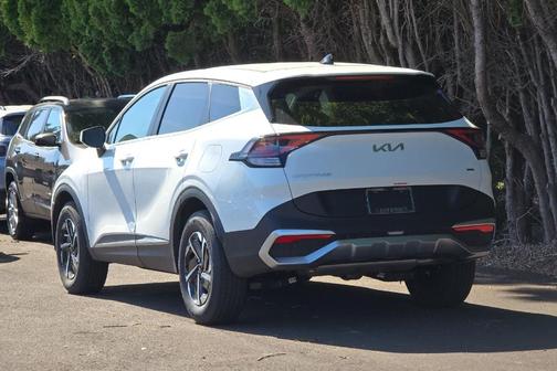 Snow White Pearl 2025 Kia Sportage Hybrid LX