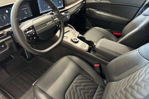 Snow White Pearl 2026 Kia Sportage Plug-In Hybrid X-Line Prestige
