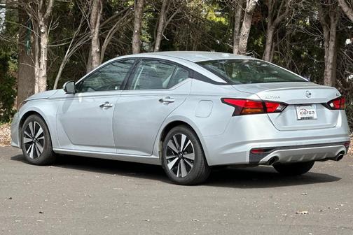 Brilliant Silver Metallic 2020 Nissan Altima 2.5 SL
