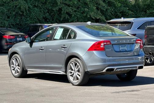 Osmium Grey Metallic 2016 Volvo S60 Cross Country T5 Platinum