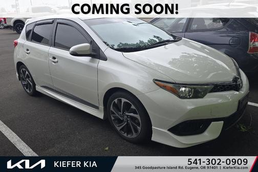 Blizzard Pearl 2017 Toyota Corolla iM Base