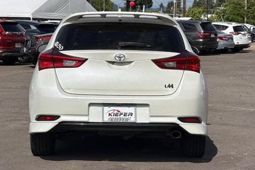Blizzard Pearl 2017 Toyota Corolla iM Base