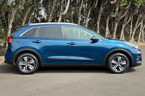 2022 Kia Niro LXS