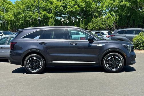 Metal 2025 Kia Sorento S