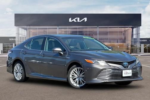 Predawn Gray Mica 2018 Toyota Camry Hybrid XLE