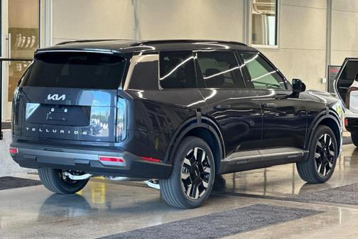 Metal 2027 Kia Telluride S