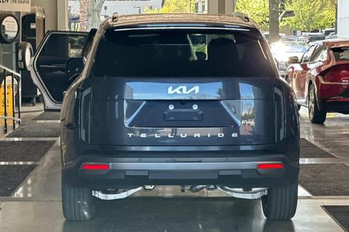 Metal 2027 Kia Telluride S