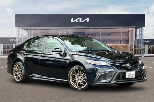 Midnight Black Metallic 2024 Toyota Camry SE