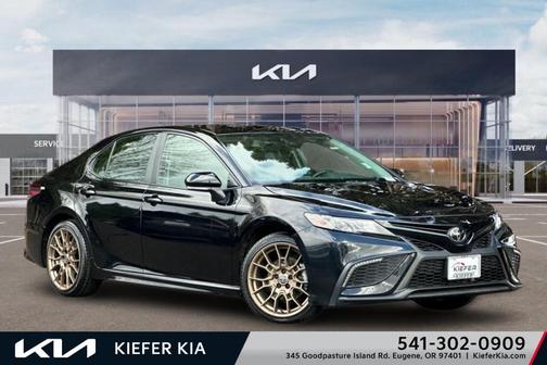 Midnight Black Metallic 2024 Toyota Camry SE