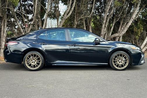 Midnight Black Metallic 2024 Toyota Camry SE