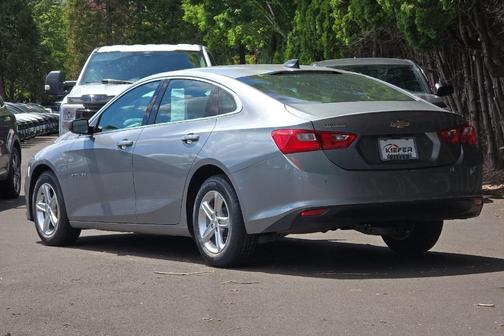 Sterling Gray Metallic 2024 Chevrolet Malibu 1LS