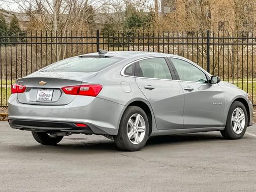 Sterling Gray Metallic 2024 Chevrolet Malibu 1LS