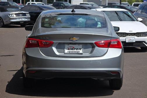 Sterling Gray Metallic 2024 Chevrolet Malibu 1LS