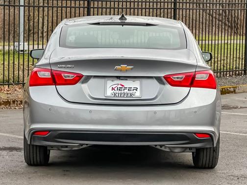 Sterling Gray Metallic 2024 Chevrolet Malibu 1LS