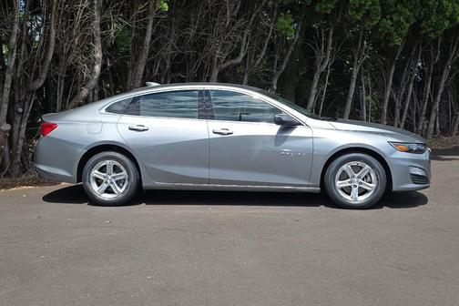 Sterling Gray Metallic 2024 Chevrolet Malibu 1LS