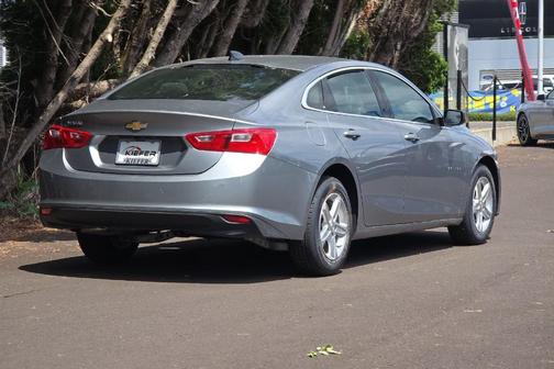 Sterling Gray Metallic 2024 Chevrolet Malibu 1LS