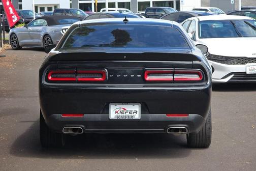Pitch Black Clearcoat 2022 Dodge Challenger GT
