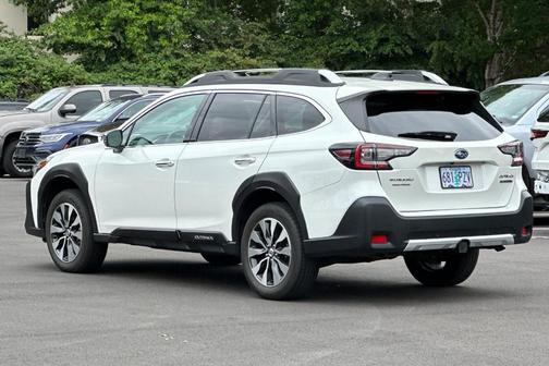 Crystal White Pearl 2025 Subaru Outback Touring XT