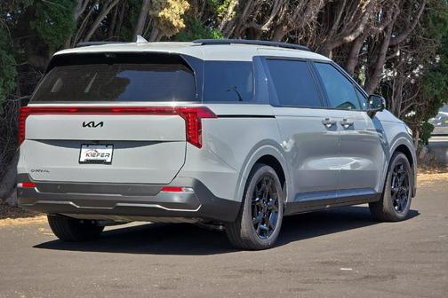 Ceramic Silver 2026 Kia Carnival SX Prestige