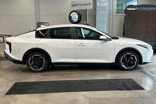 Snow White Pearl 2026 Kia K4 EX