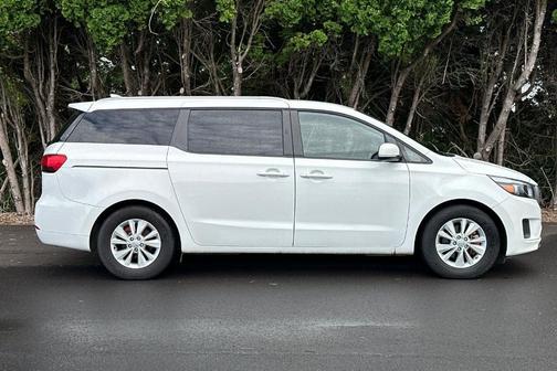 Clear White 2016 Kia Sedona LX