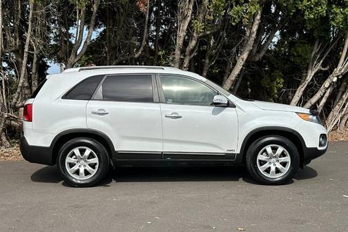 Snow White Pearl 2013 Kia Sorento LX