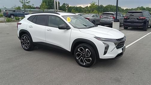 Summit White 2025 Chevrolet Trax 2RS