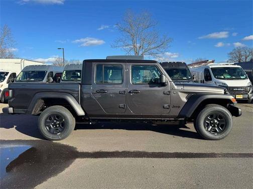 2026 Jeep Gladiator Sport