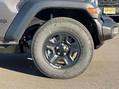 Granite Crystal Metallic Clearcoat 2026 Jeep Wrangler Sport