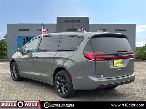 2021 Chrysler Pacifica Touring L